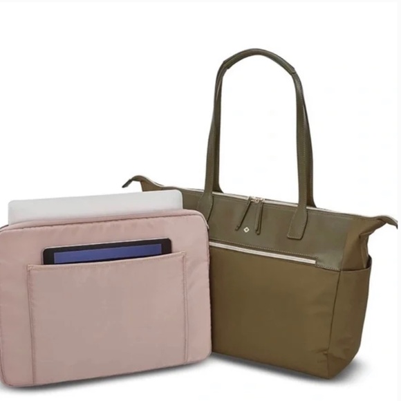 Samsonite Handbags - Samsonite Deluxe Carryall
